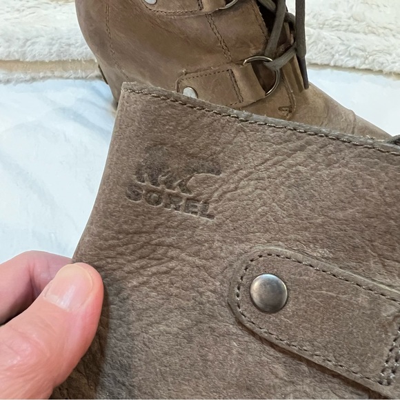 SOREL Joan of Arctic  distressed leather wedge booties size 8 - Picture 11 of 11